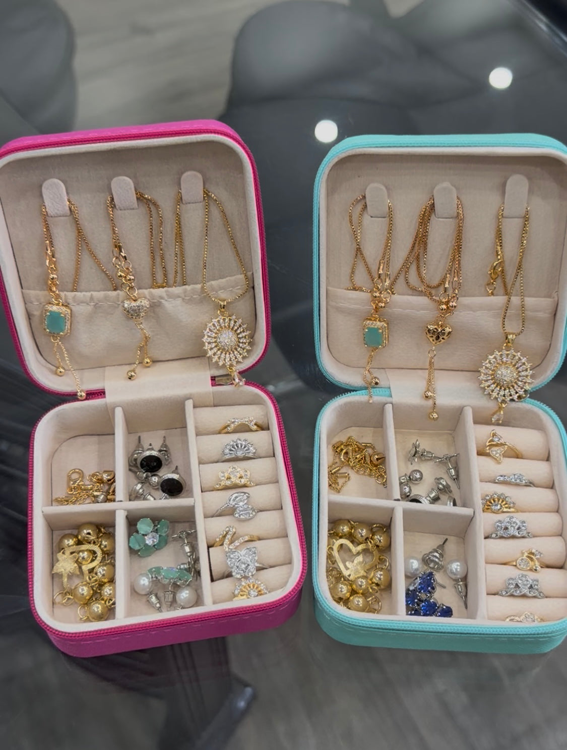 Full Premium jewellery gift set.
20 premium pieces in one box💖